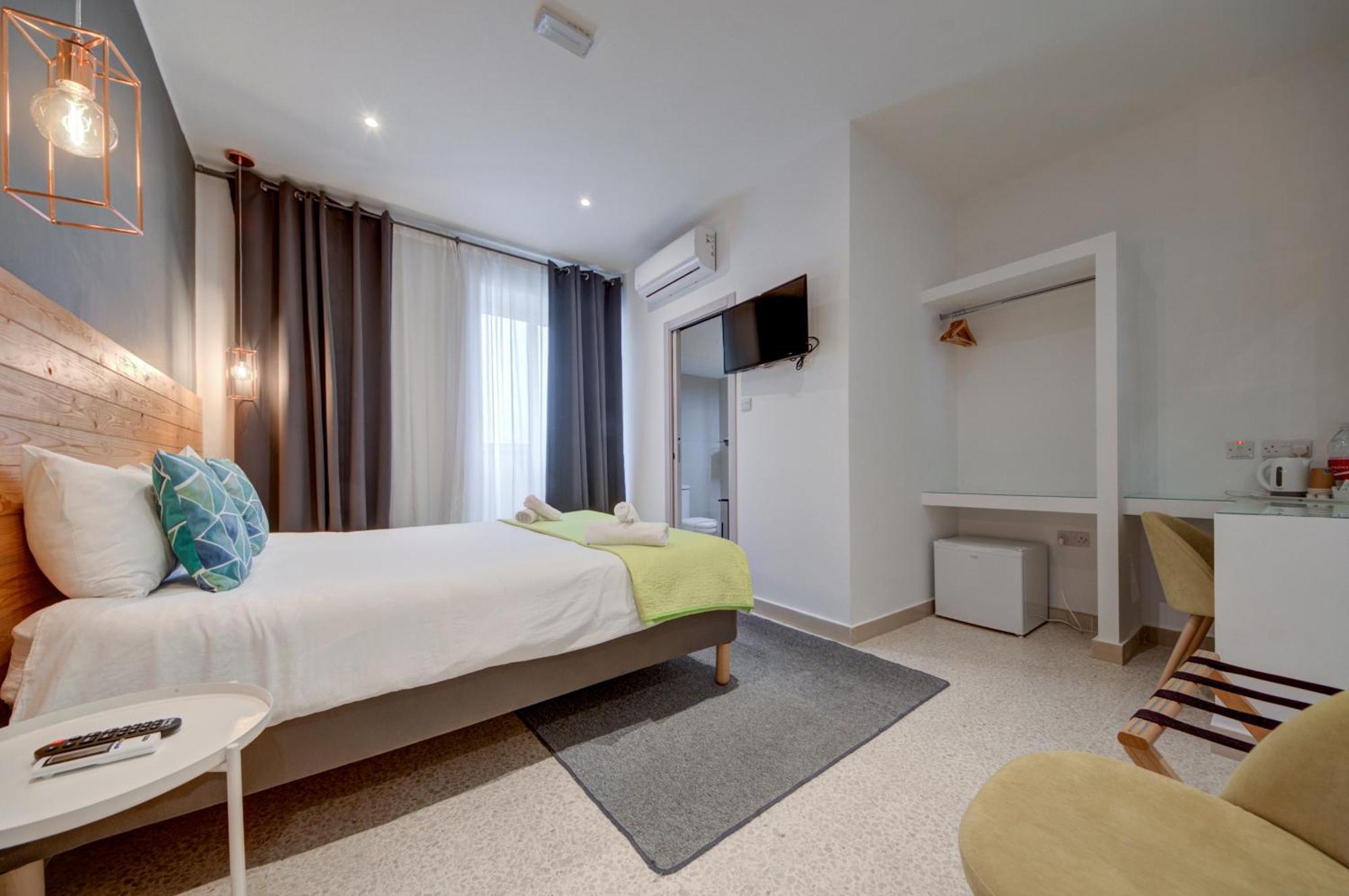 Caro Boutique Guest House San Gwann Exterior photo