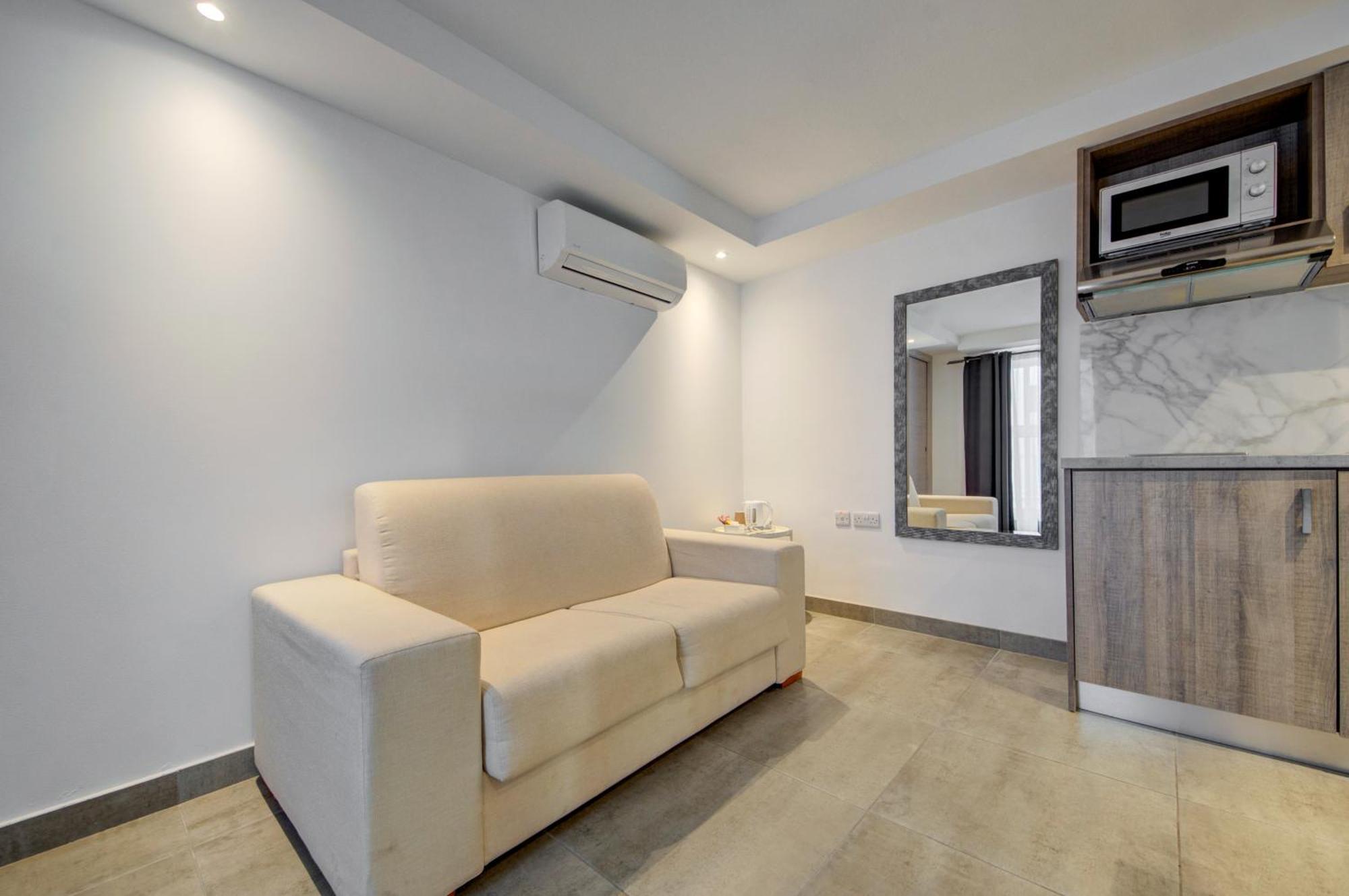 Caro Boutique Guest House San Gwann Exterior photo